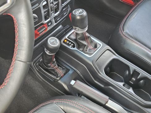 Used 2018 Jeep Wrangler Unlimited Rubicon AWD/4WD image 21