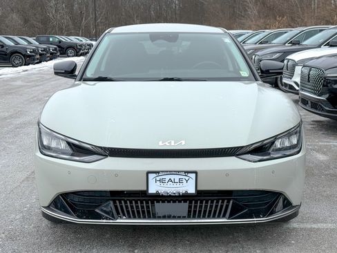 Used 2022 Kia EV6 Wind image 2