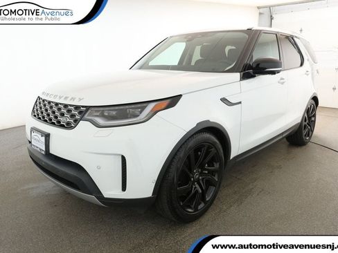 Used 2024 Land Rover Discovery S image 1