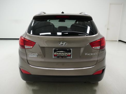 Used 2011 Hyundai Tucson GLS image 5