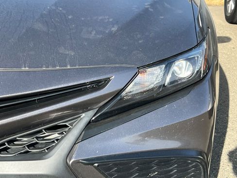 Used 2022 Toyota Camry SE image 11