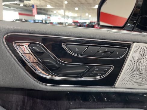Used 2021 Lincoln Navigator L Reserve w/ Luxury Package AWD/4WD image 18