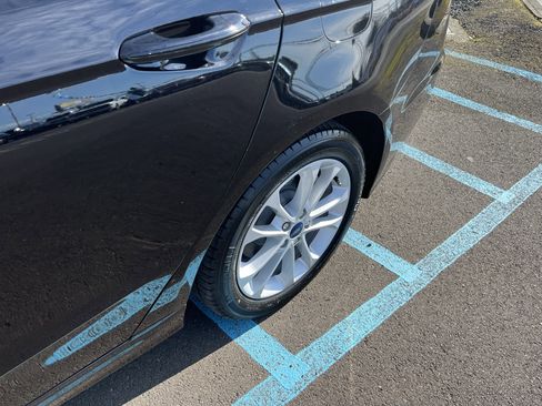 Used 2020 Ford Fusion SE image 25