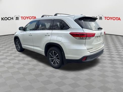 Used 2017 Toyota Highlander XLE image 6
