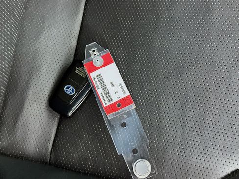 Used 2022 Toyota Camry XSE image 33