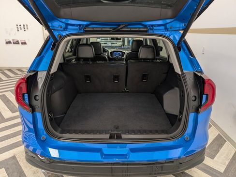 Used 2024 GMC Terrain SLT w/ Infotainment Package II image 26