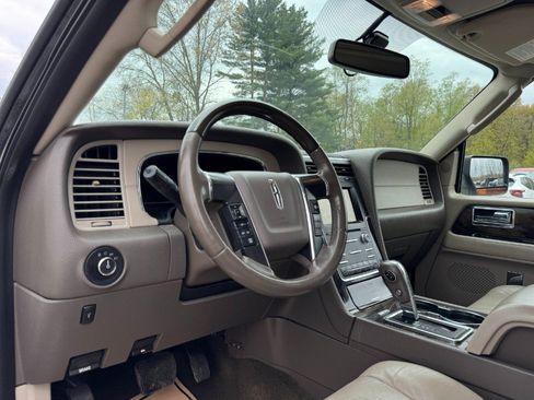 Used 2015 Lincoln Navigator 4WD image 14