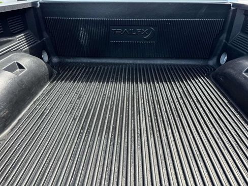 Used 2024 RAM 1500 Laramie AWD/4WD image 4