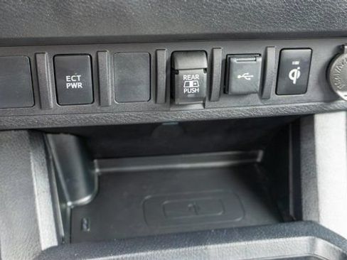 Used 2022 Toyota Tacoma TRD Sport AWD/4WD image 26
