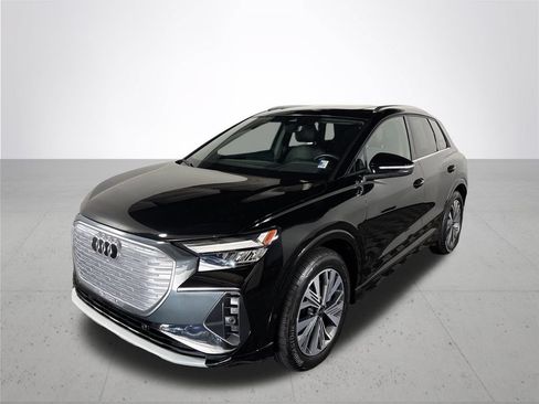 Used 2023 Audi Q4 e-tron Premium Plus w/ Premium Plus RWD image 2