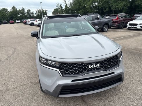 Used 2022 Kia Sorento S w/ Panoramic Sunroof Package AWD/4WD image 14