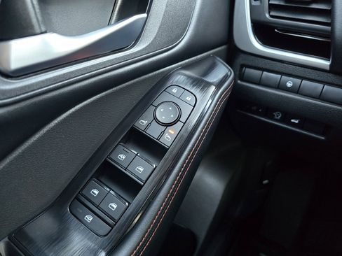 Certified 2025 Nissan Rogue SV image 22