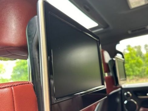 Used 2020 Lexus LX 570 4WD w/ Sport Package image 18