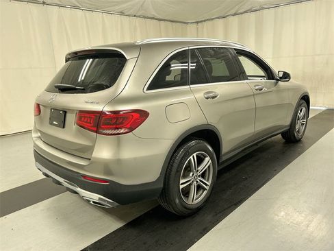 Used 2020 Mercedes-Benz GLC 300 4MATIC image 2