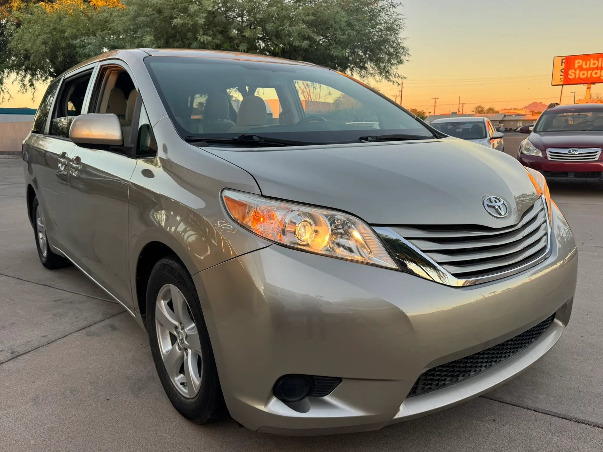 Used 2015 Toyota Sienna LE FWD image 3