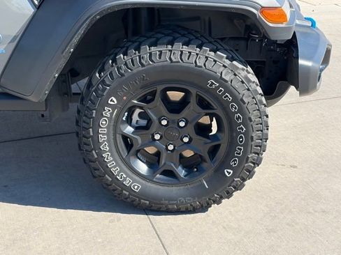 Used 2023 Jeep Wrangler Unlimited w/ Cold Weather Group image 9