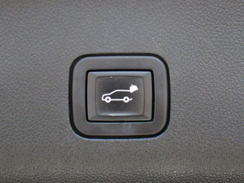 Used 2021 Chevrolet Suburban High Country w/ Premium Package image 12