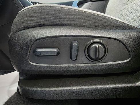 Used 2022 Chevrolet Equinox LS w/ LS Convenience Package FWD image 13