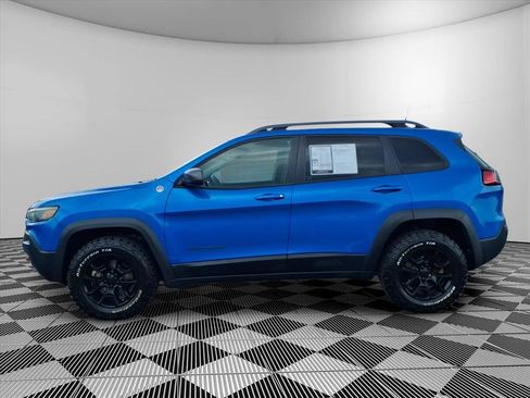 Used 2019 Jeep Cherokee Trailhawk w/ Cold Weather Group AWD/4WD image 23