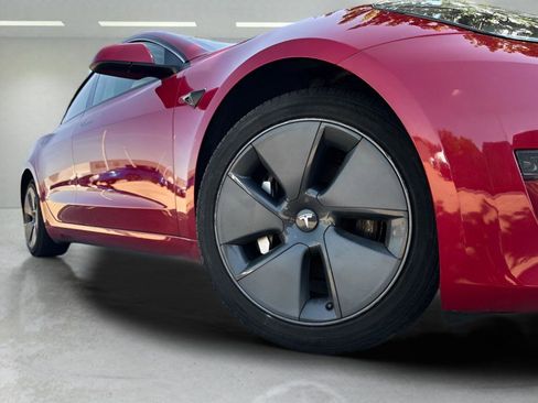 Used 2023 Tesla Model 3 Standard Range image 8