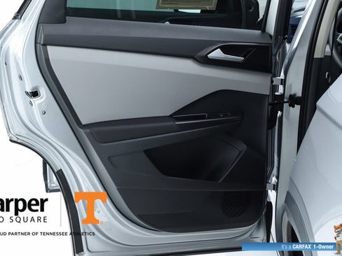 Used 2023 Volkswagen Taos SE w/ Panoramic Sunroof Package FWD image 54