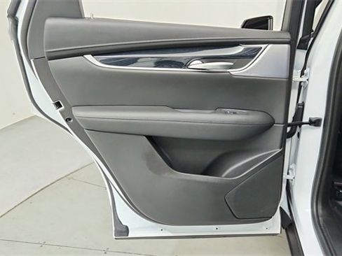 Certified 2025 Cadillac XT5 Premium Luxury w/ LPO, Floor Liner Package image 17