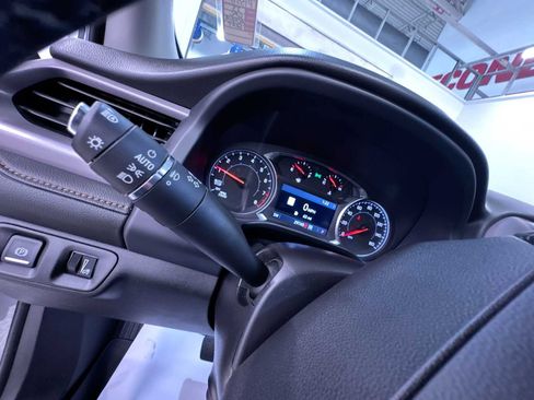 Used 2023 GMC Acadia AT4 w/ Preferred Package AWD/4WD image 16