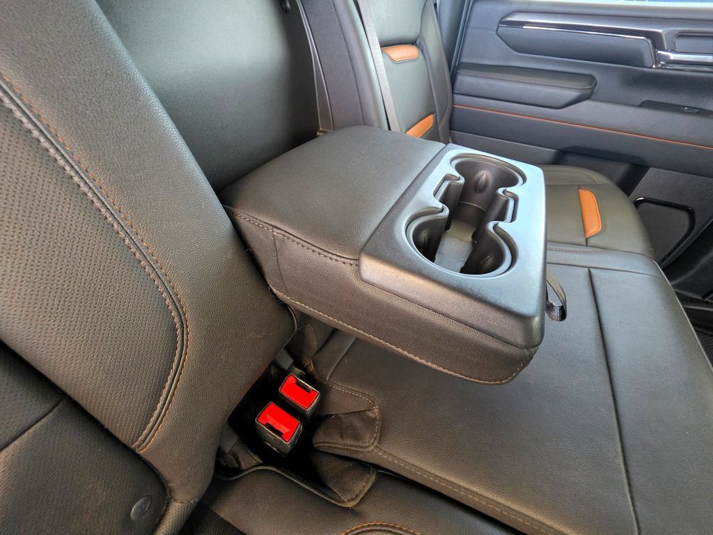 Used 2024 GMC Sierra 2500 AT4 w/ AT4 Premium Plus Package AWD/4WD image 90