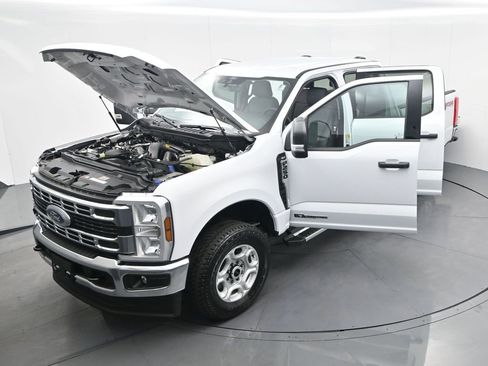 New 2026 Ford F250 XLT w/ FX4 Off-Road Package image 33