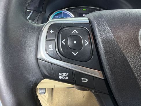 Used 2017 Toyota Camry XLE w/ Moonroof Package FWD image 14