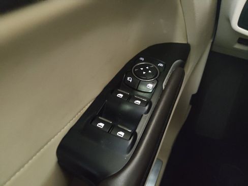 Used 2019 Lincoln MKC Reserve FWD image 27