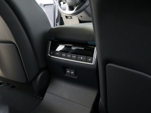 Used 2026 Lexus GX 550 w/ Accessory Package (2T) AWD/4WD image 44