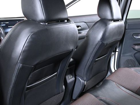 Certified 2025 Nissan Kicks SR image 30