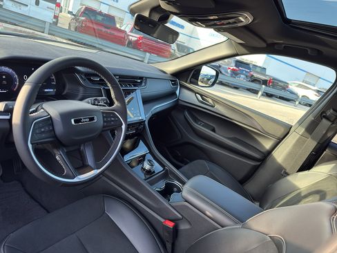 New 2025 Jeep Grand Cherokee L Altitude AWD/4WD image 24