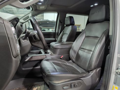 Used 2022 GMC Sierra 3500 Denali w/ Denali Ultimate Package image 9