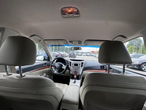 Used 2013 Subaru Outback 2.5i Limited AWD/4WD image 13