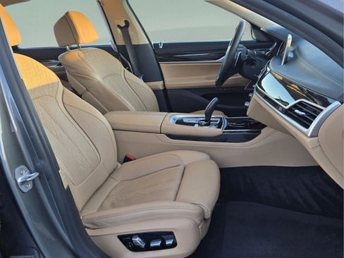 Used 2019 BMW 740i 740i w/ Executive Package image 12