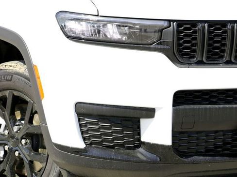 New 2025 Jeep Grand Cherokee L Altitude RWD image 3
