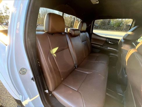 Used 2020 Toyota Tacoma Limited image 12