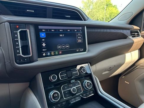 Used 2021 GMC Yukon Denali w/ Denali Premium Package AWD/4WD image 42