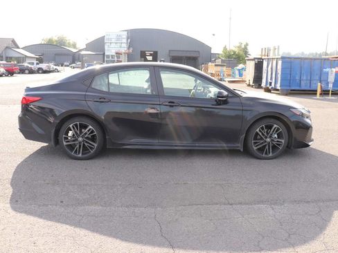 Used 2025 Toyota Camry XSE w/ Premium Plus Package AWD/4WD image 4