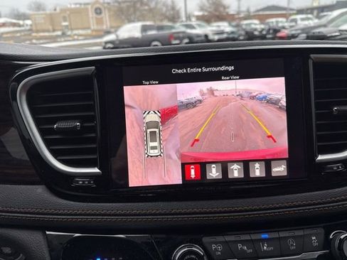 Used 2023 Chrysler Pacifica Pinnacle image 26