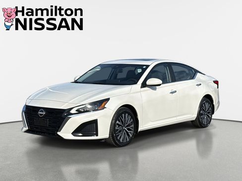 Used 2023 Nissan Altima 2.5 SV w/ SV Premium Package image 5