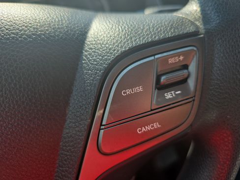 Used 2018 Hyundai Santa Fe Sport FWD image 17