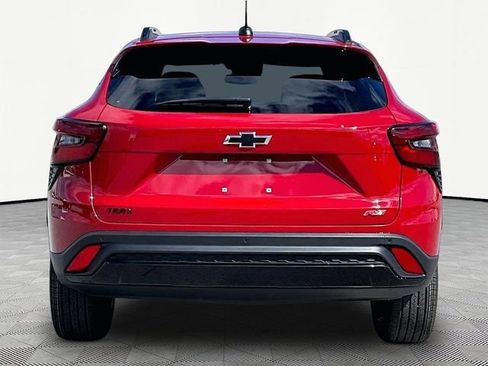 New 2026 Chevrolet Trax RS w/ Sunroof Package FWD image 5