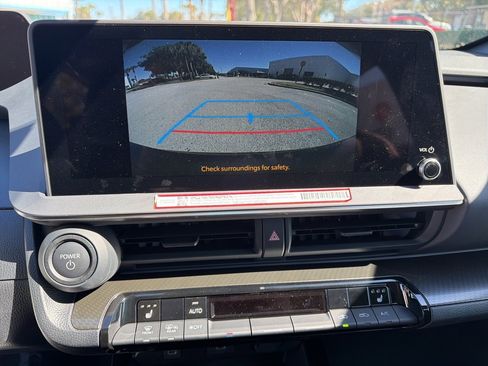 Used 2025 Toyota Prius XLE image 15