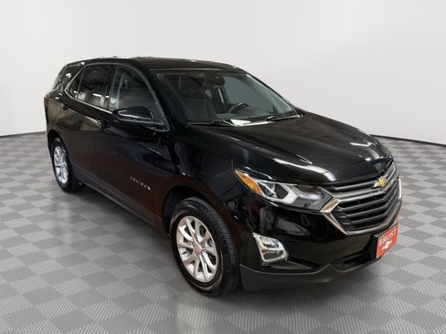 Used 2020 Chevrolet Equinox LT w/ Driver Convenience Package AWD/4WD image 3