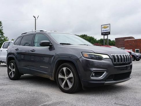 Used 2019 Jeep Cherokee Limited FWD image 2