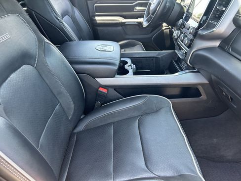 Used 2024 RAM 1500 Laramie AWD/4WD image 14