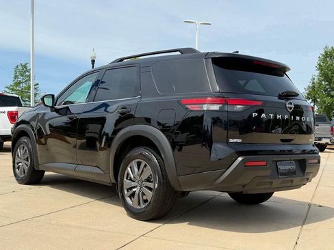 Used 2025 Nissan Pathfinder SV AWD/4WD image 6